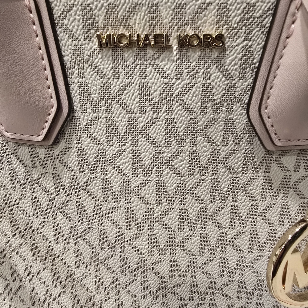 Michael Kors Mercer messenger crossbody purse, pink and cream bag - Picture 5 of 10